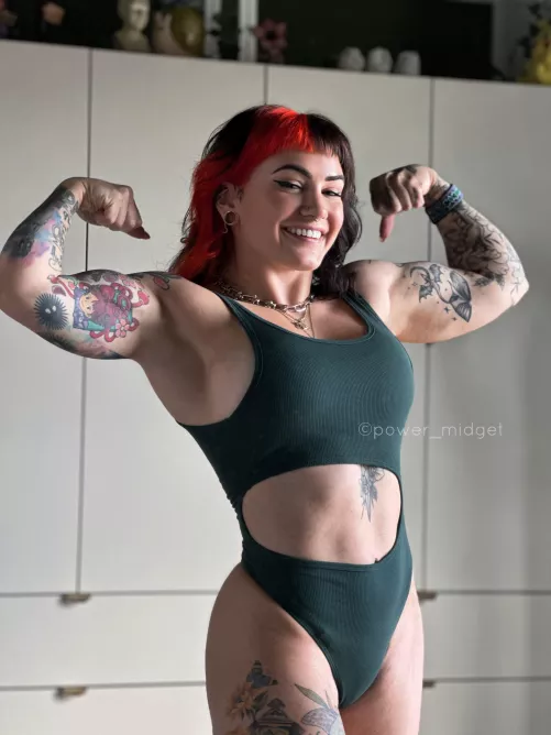 Hope you’re okay with gym alt girls too 