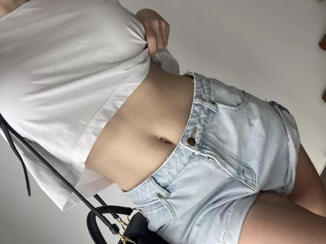 I love having my tummy out like this 