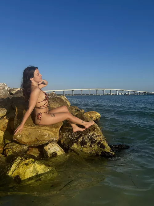 I may not be tall but I have gorgeous legs 