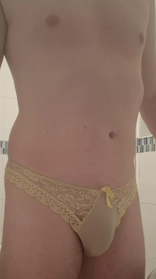 I think yellow suits me