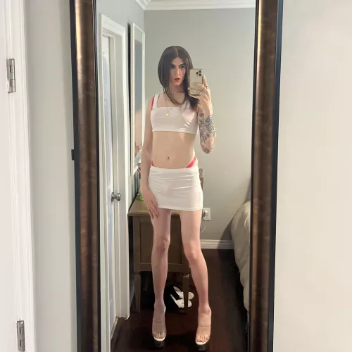 If you saw me at the club dressed like this would you be able to keep your eyes off of my bulge?