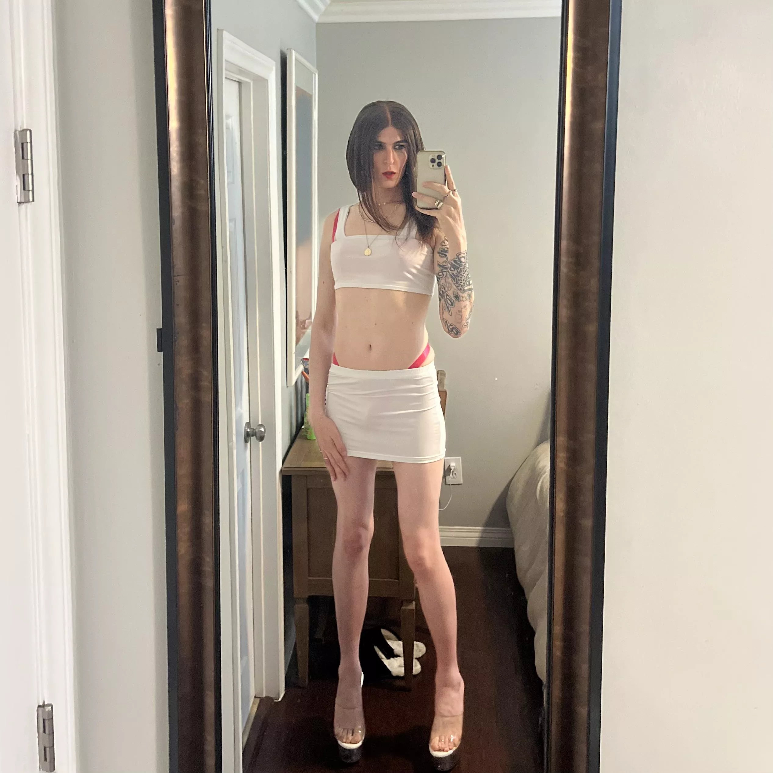 If you saw me at the club dressed like this would you be able to keep your eyes off of my bulge?