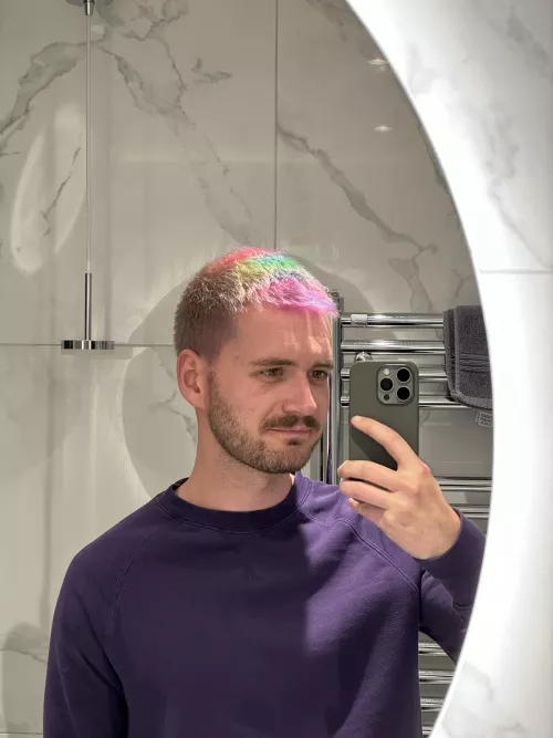 i'm glad my hairdresser is open to fun colours 😂