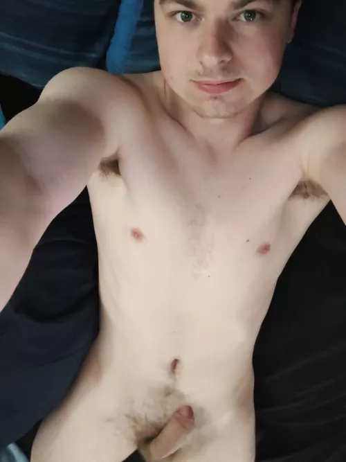 Lay in bed with me bro