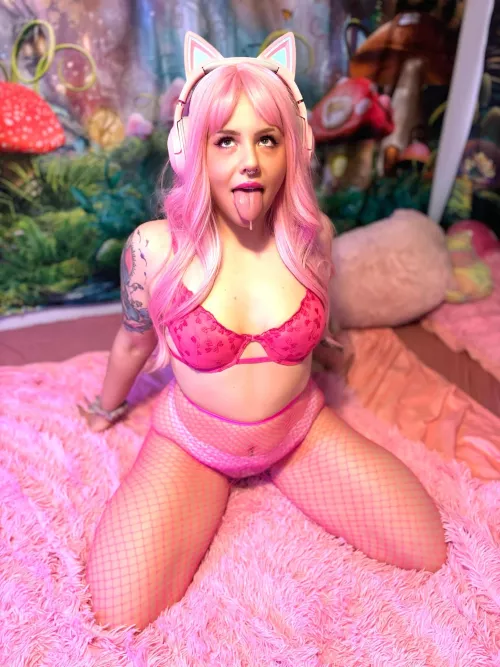 Lick up this egirl spit