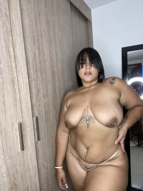 Natural tits and waist