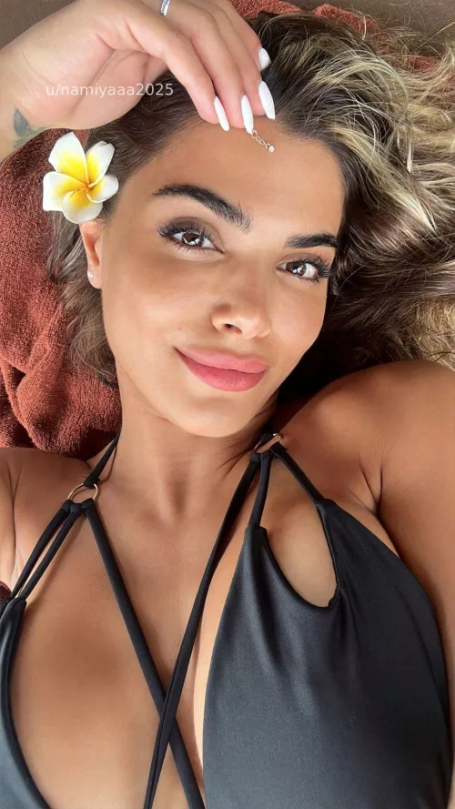 Nothing compared to the smile of a dark haired woman