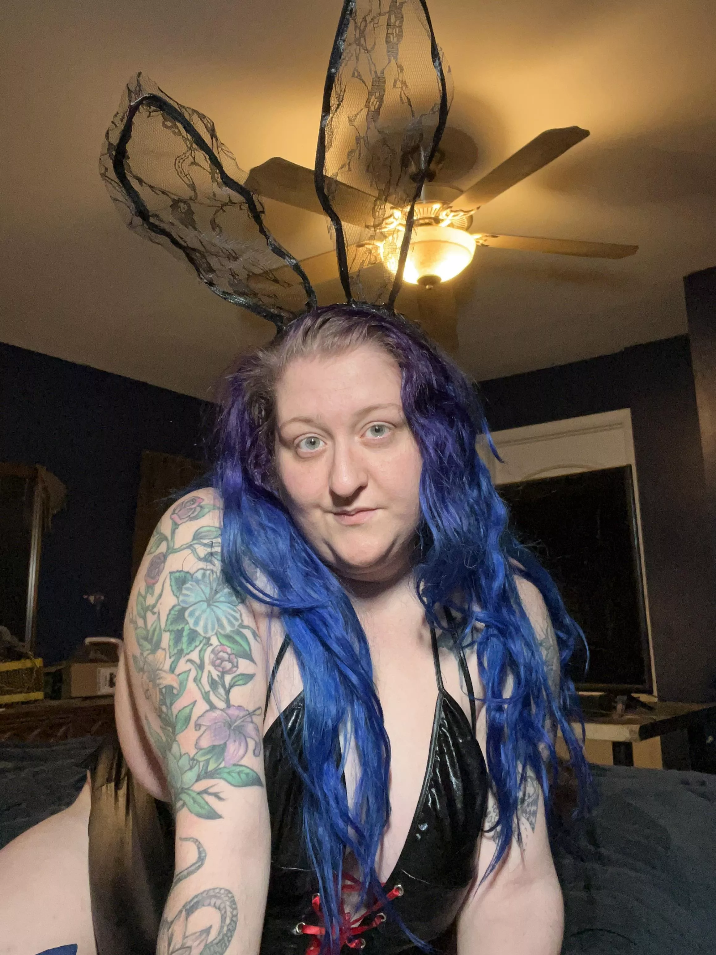 Pull my blue hair while we fuck ;) 