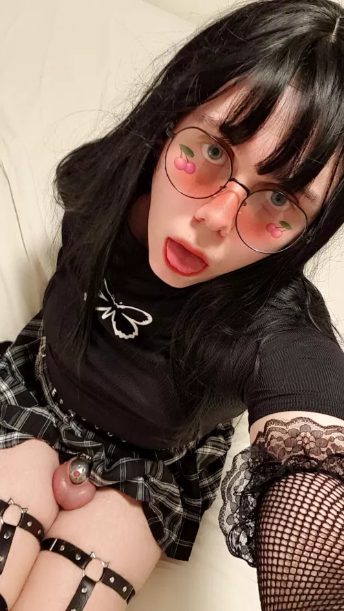 Remember girls, always stay locked and ready to take real dick!🔒🖤