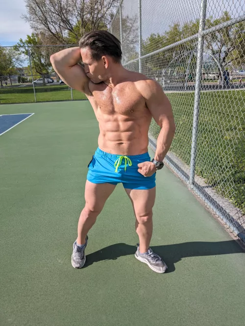 Sniffin my armpits after tennis. Wanna sniff?