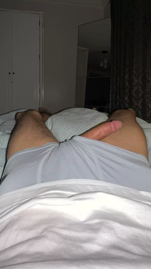 Someone struggling and wake up before me 😤