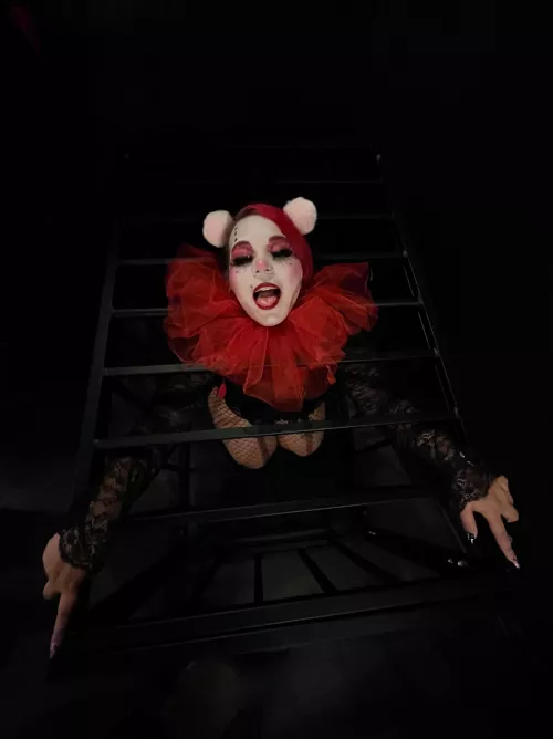 Who doesn’t like a little restraint ⛓️