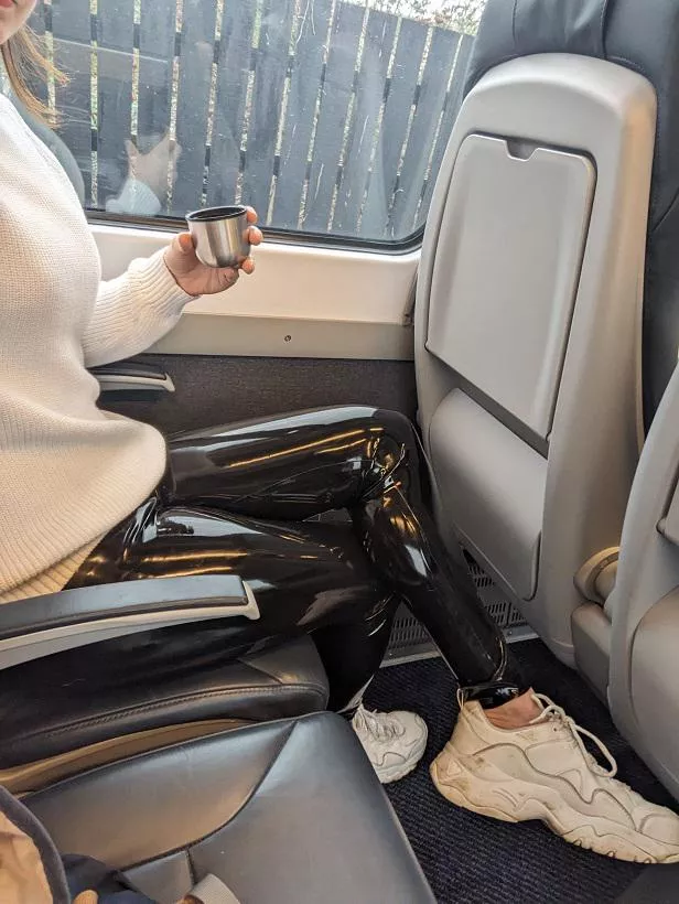 Yes, this seat is free.