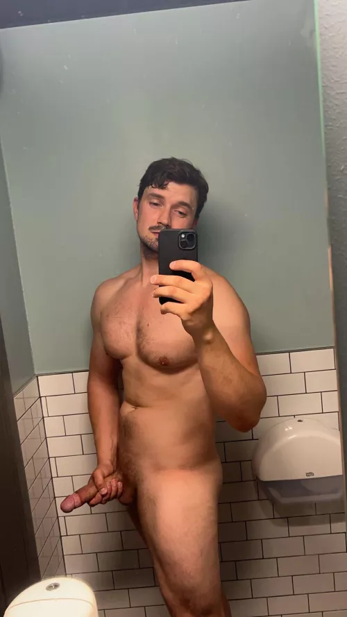 6’3” with big hands, is it What you like?😉