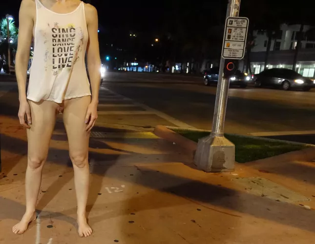 Bottomless & barefoot on a busy street