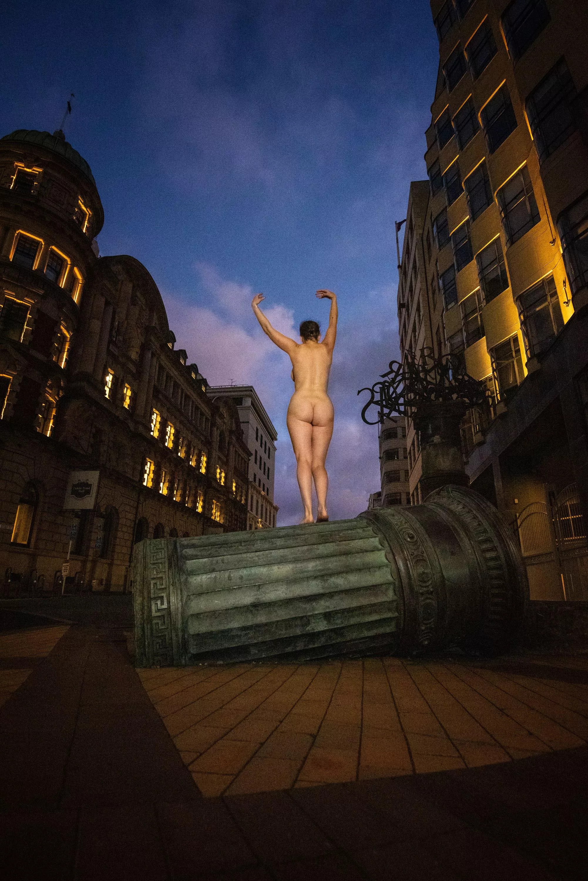 Creating nude art in the middle of the CBD - and for once I wasn’t caught! 😅