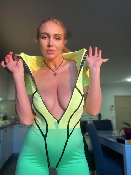 Dive into these beautiful peaches 