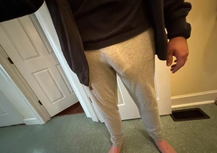 Do these pants make my dick look fat?