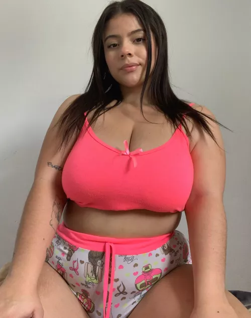 I am just curious- do I look fuckable for older men ?
