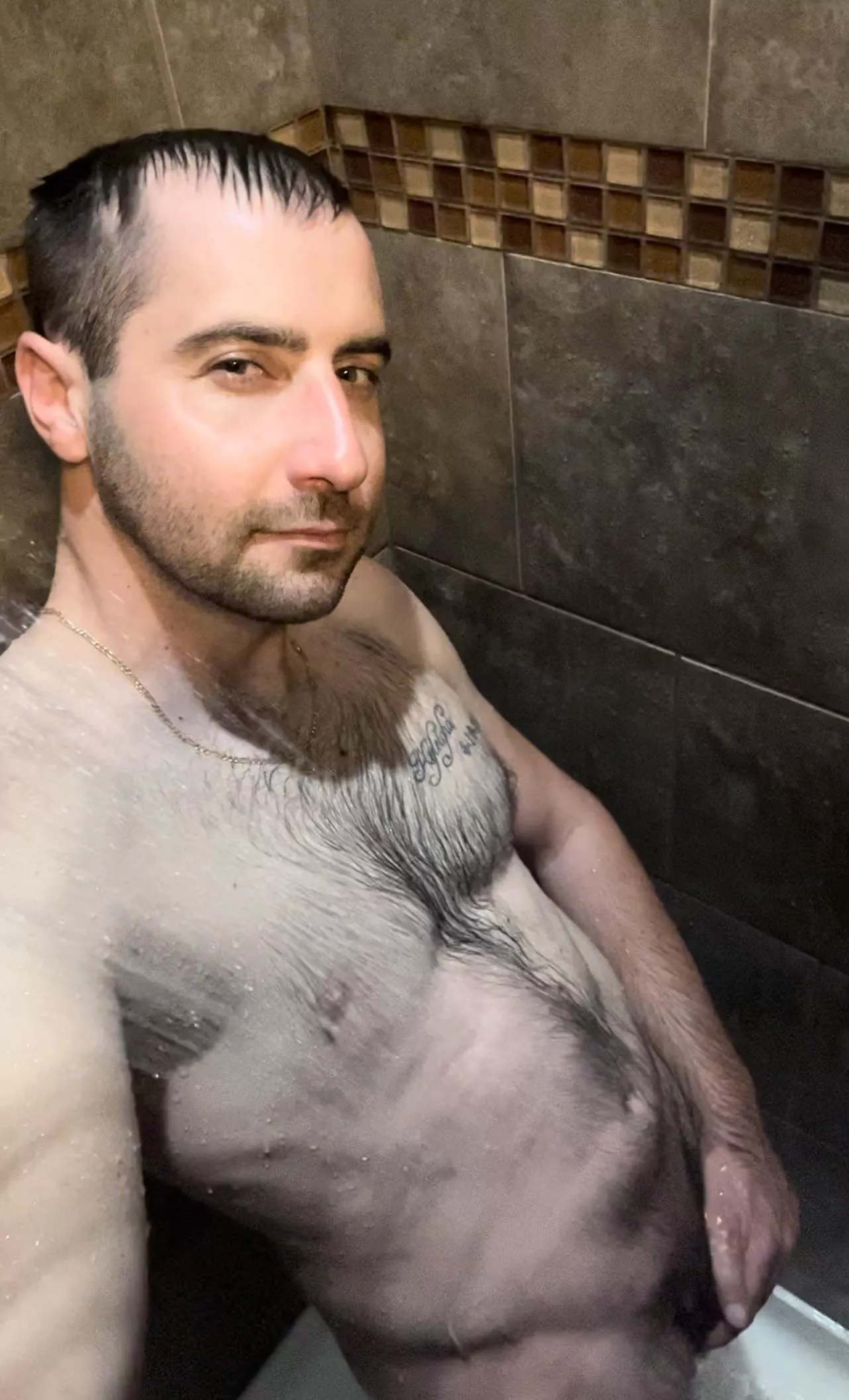 I’m curious what your shower thoughts are?! 💭🚿