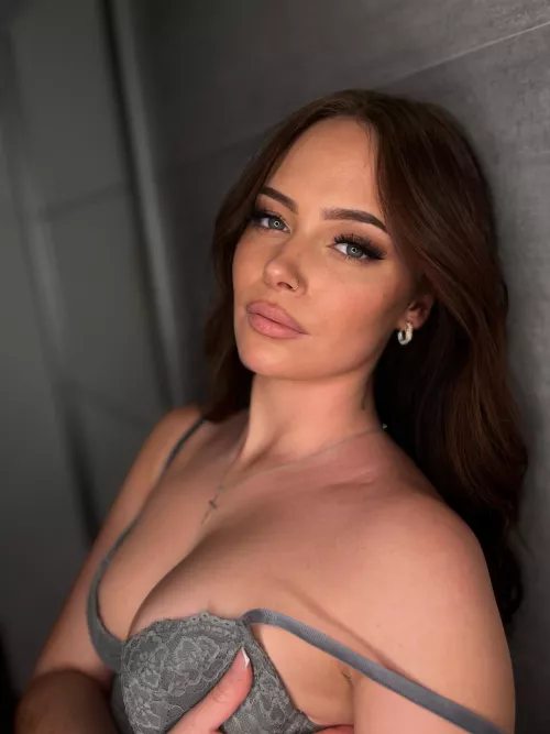 Look deep into my eyes while you cum inside me 