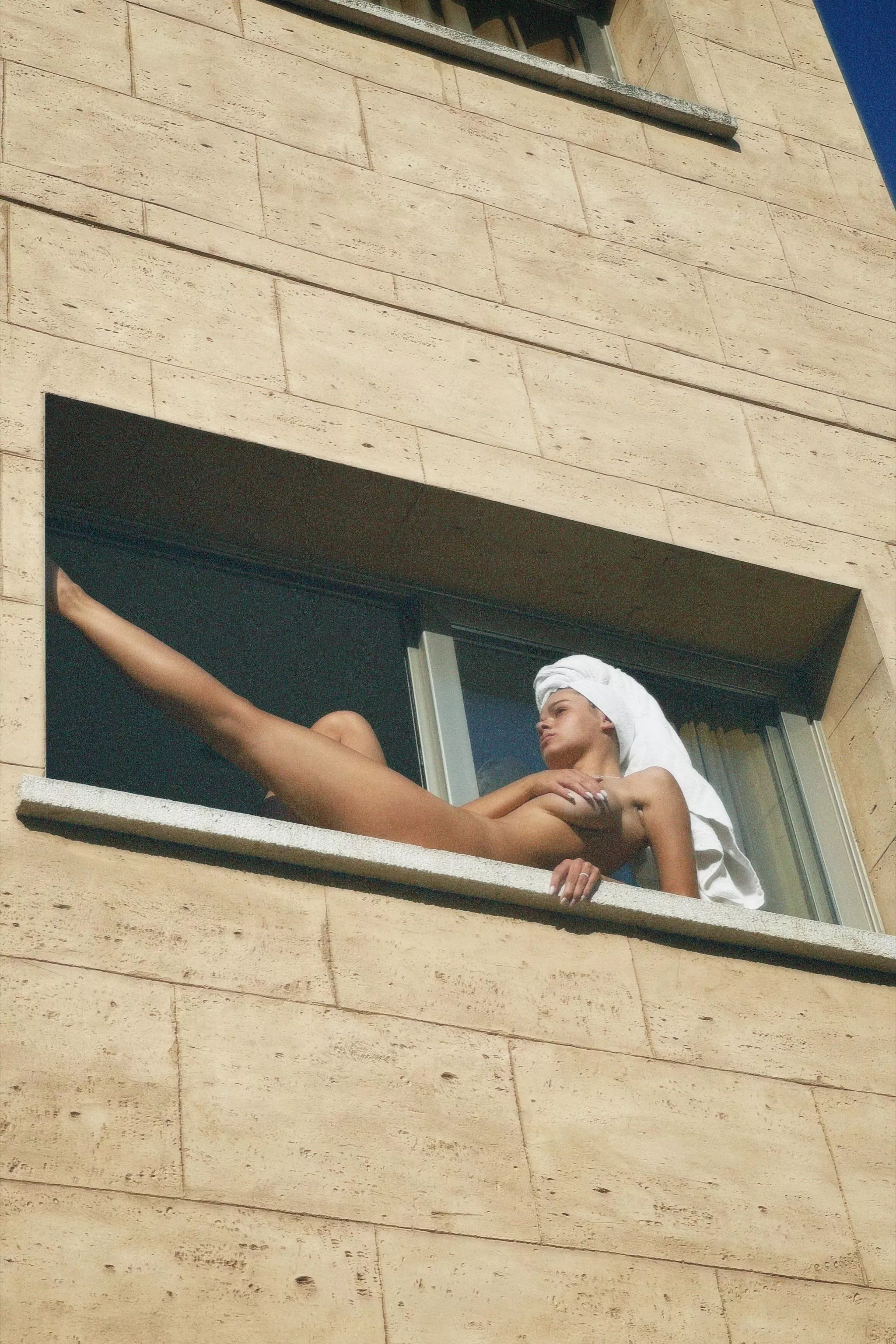 naked on the third floor! F27