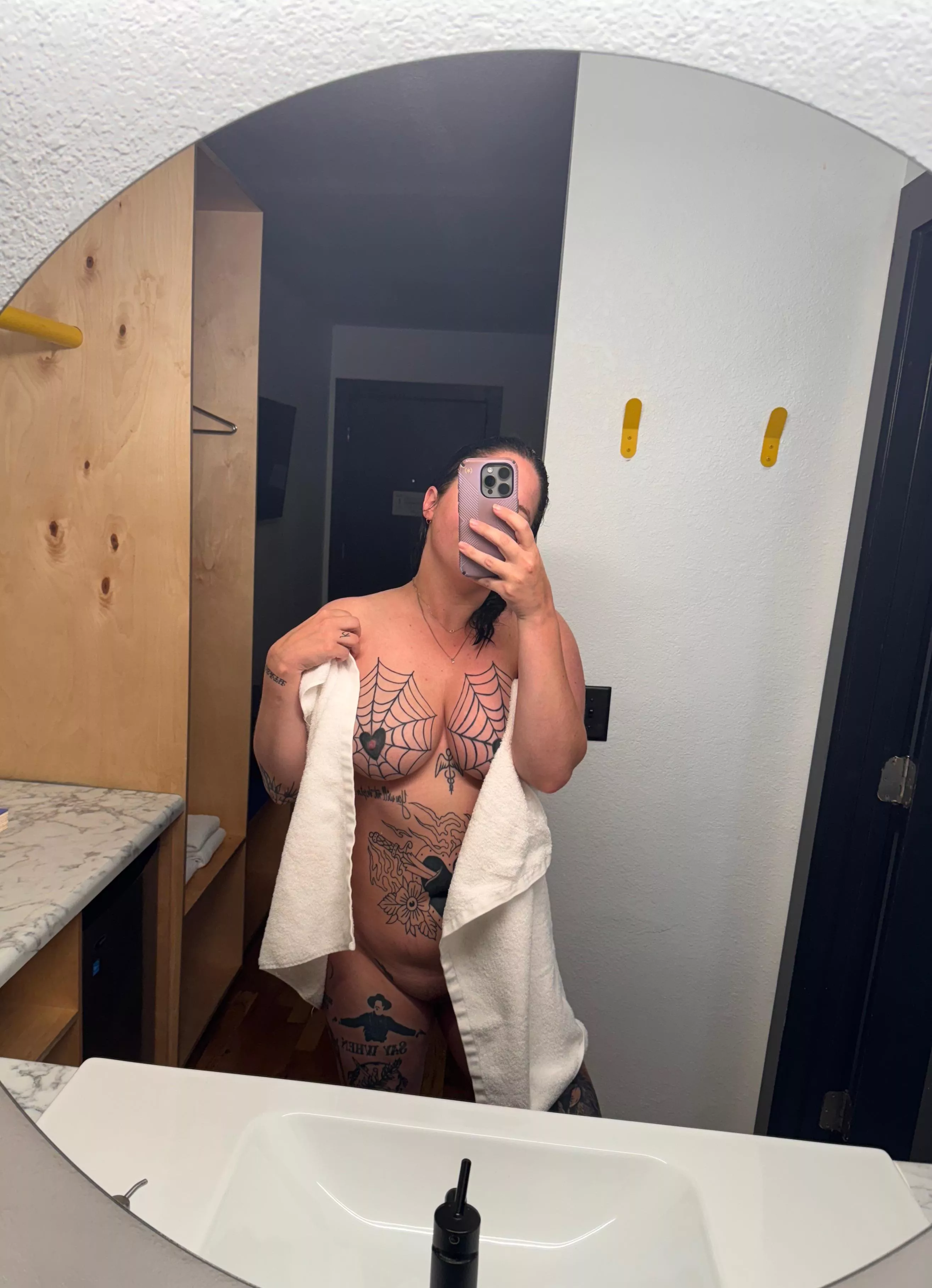 Peep show to start your morning off right 🤗