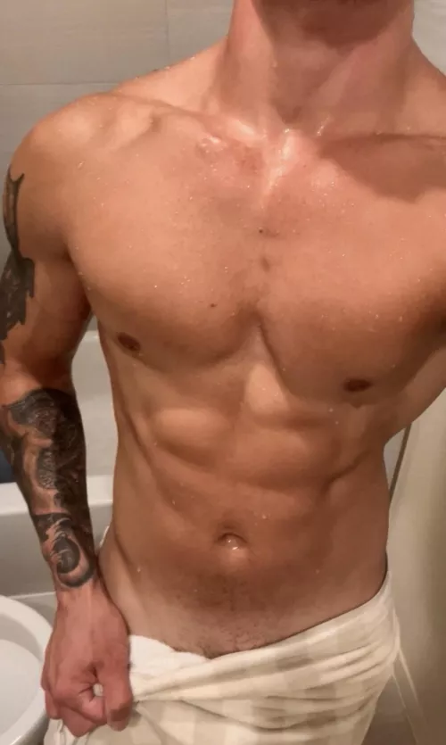 Time to take a bubble bath together 😁😉