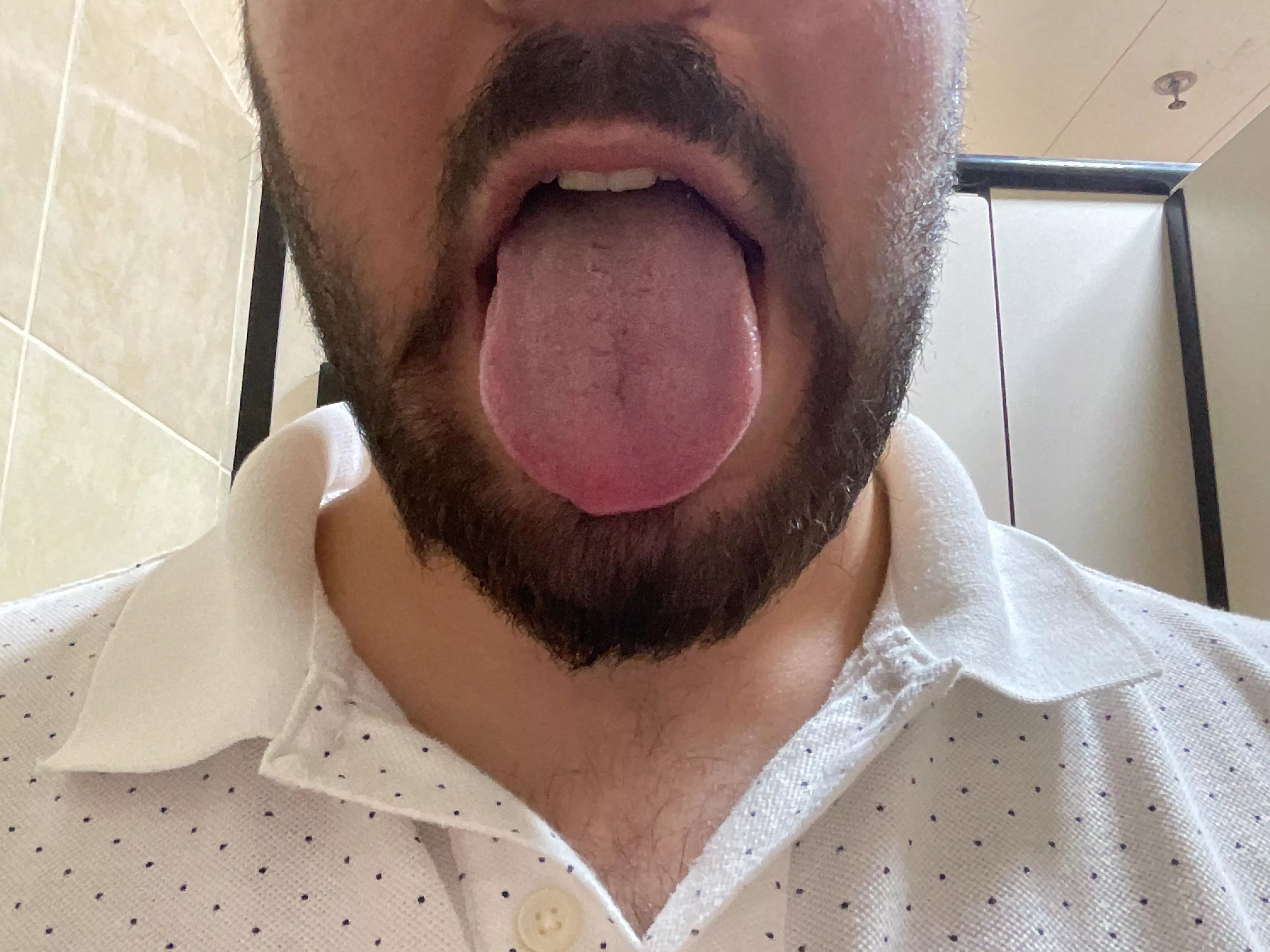 Who’s horny and bored wants to chat and trade pics