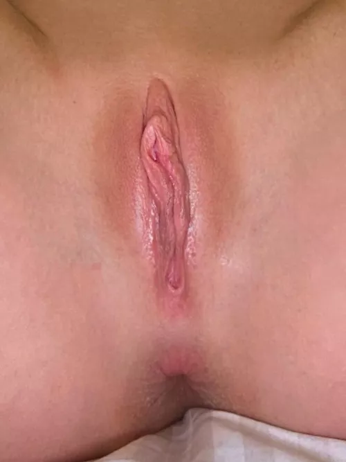 You can play with my pussy with your tongue