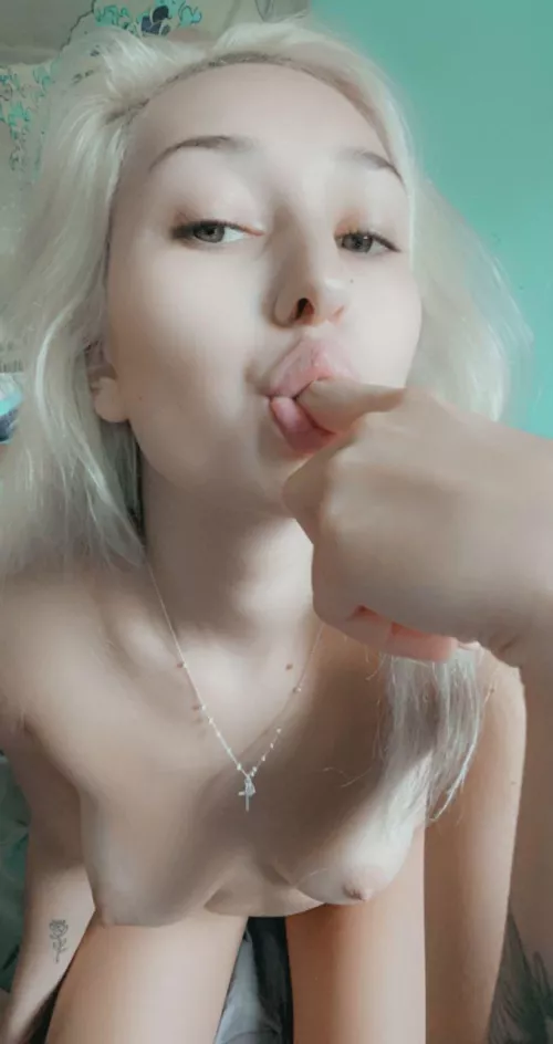 21[m4a] I'm Will sext until cum if u upvpte this I'm really horny . add me for telegram :@nsrl174