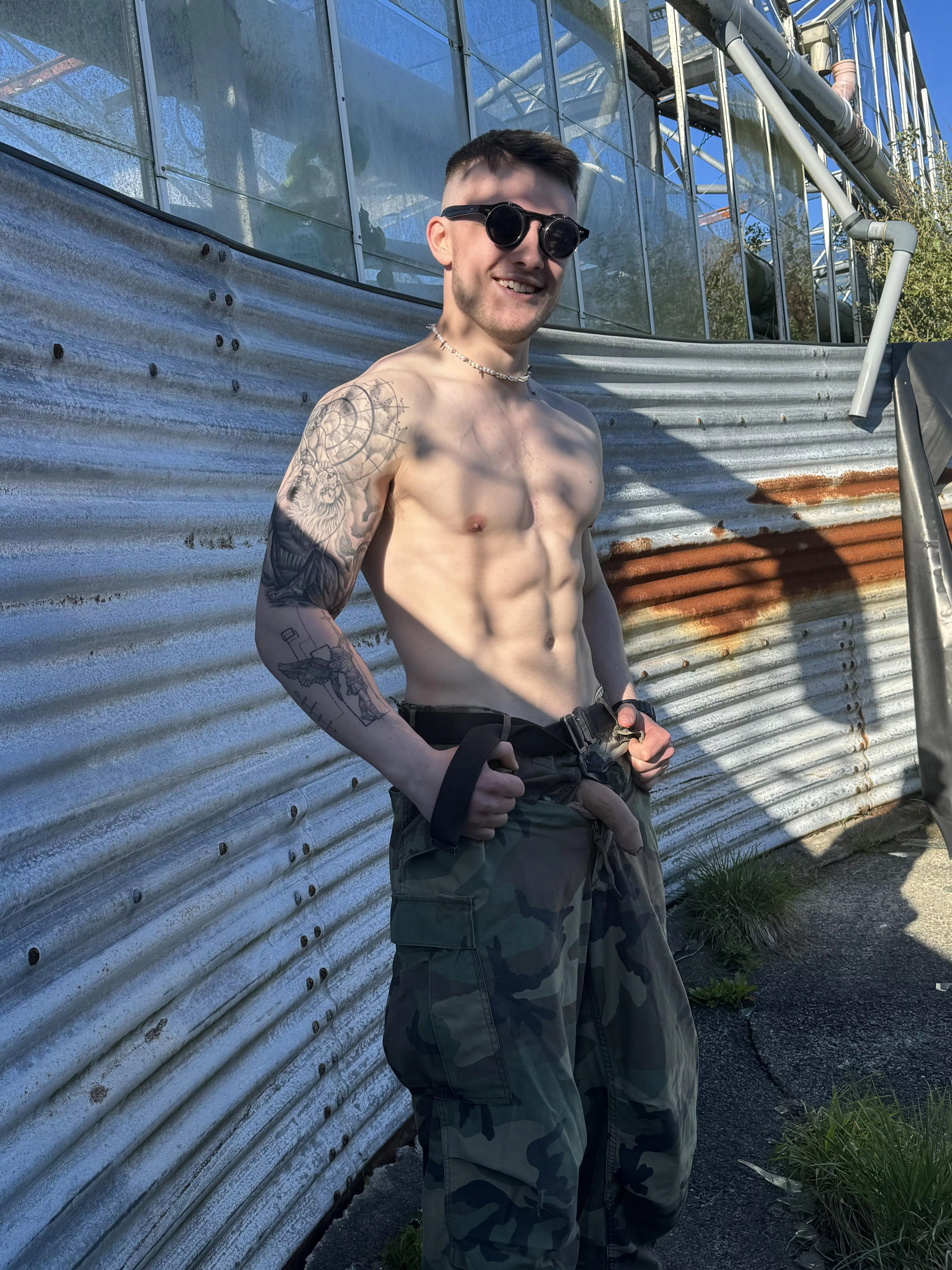 Come with me and you’ll see… my big white cock 😝