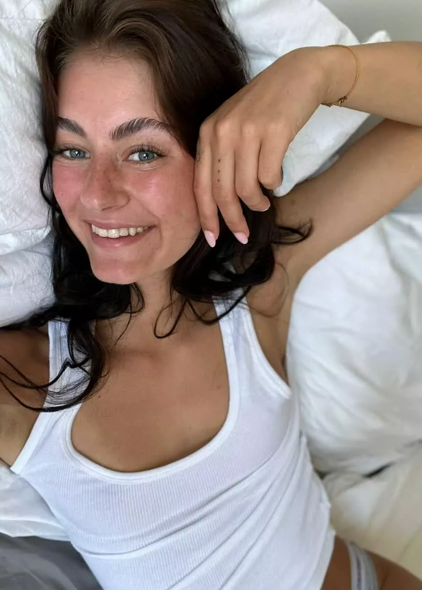 Does white look cute on me?