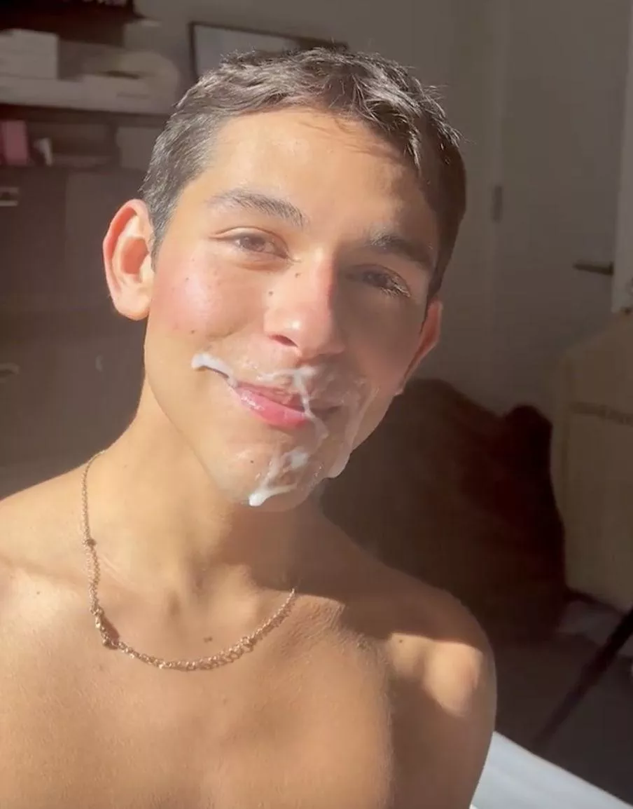 Facial artistry at its finest😈 (OF: Damien.grey)