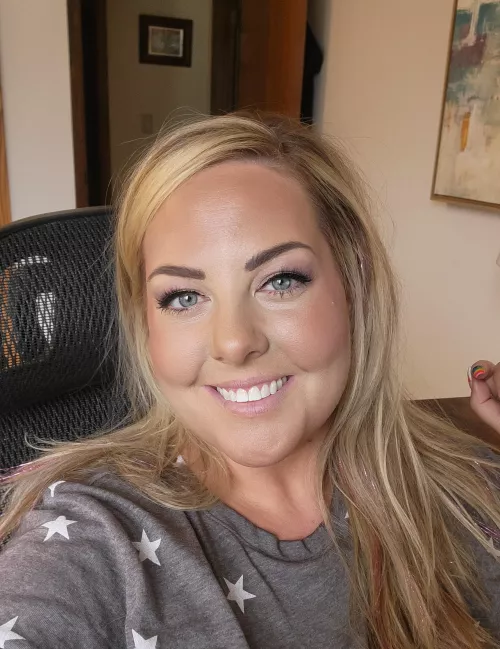 Happy Monday friends 