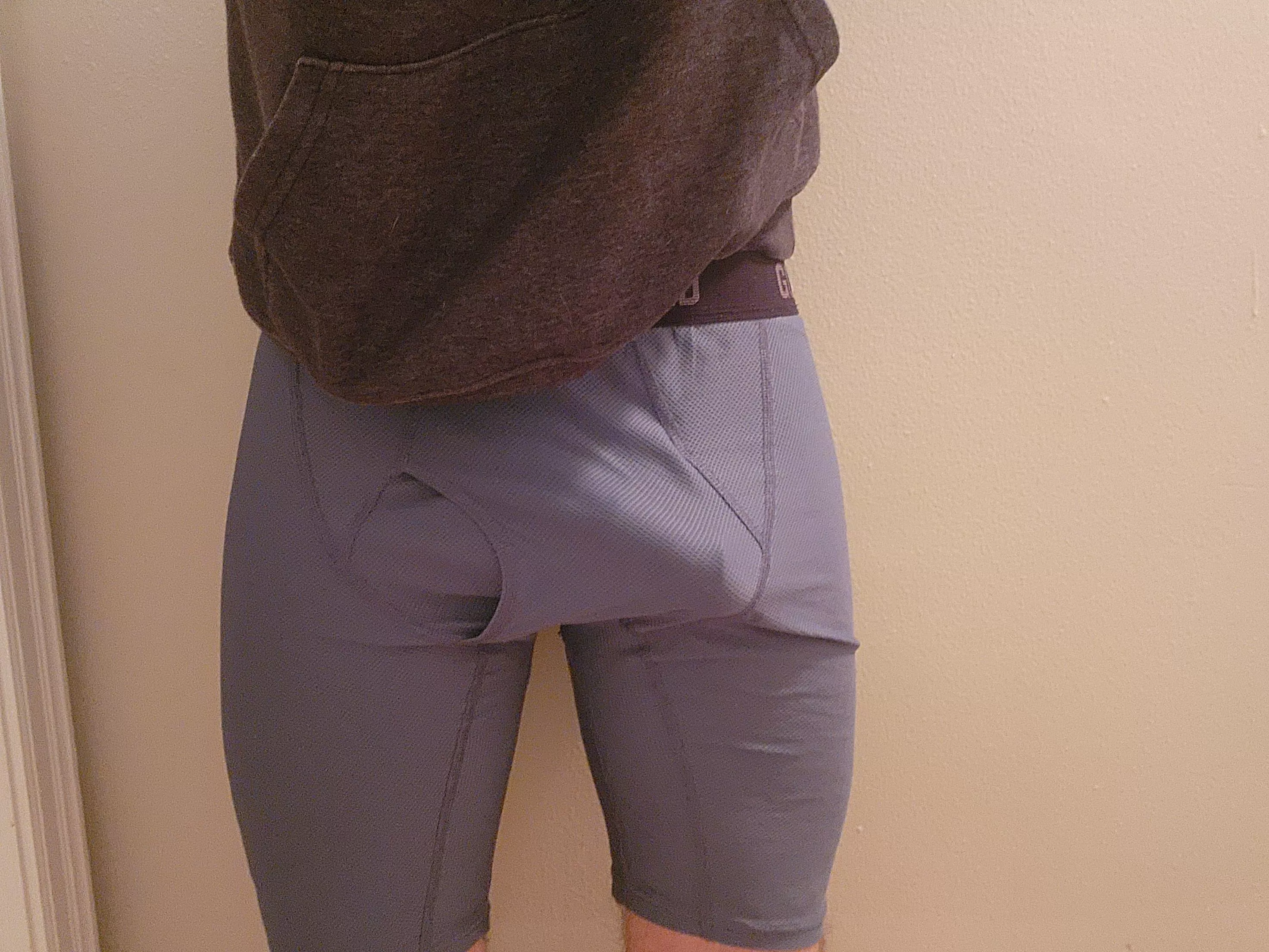 I took more than one picture this time, maybe you'll get lucky and see more. (33)