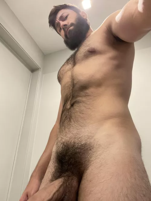 My eyes are up here⚡️