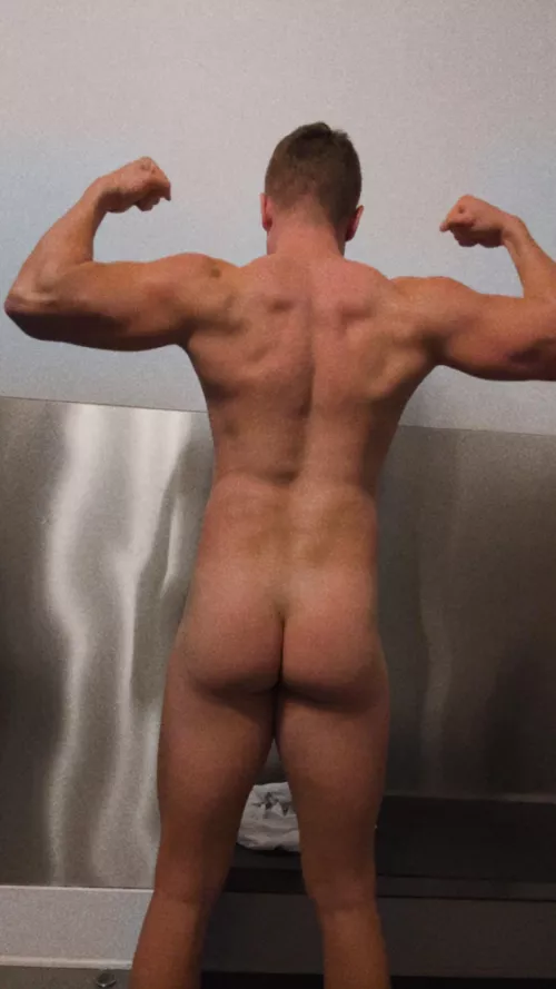 Summer tan coming in nicely!