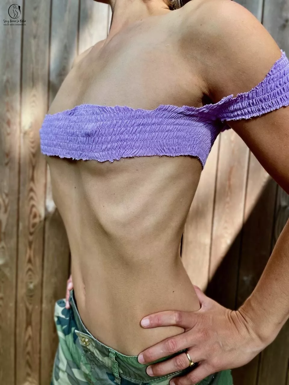 Super mini crop top to let you look at my ribs