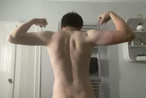 This sub needs some back pics too! (18)