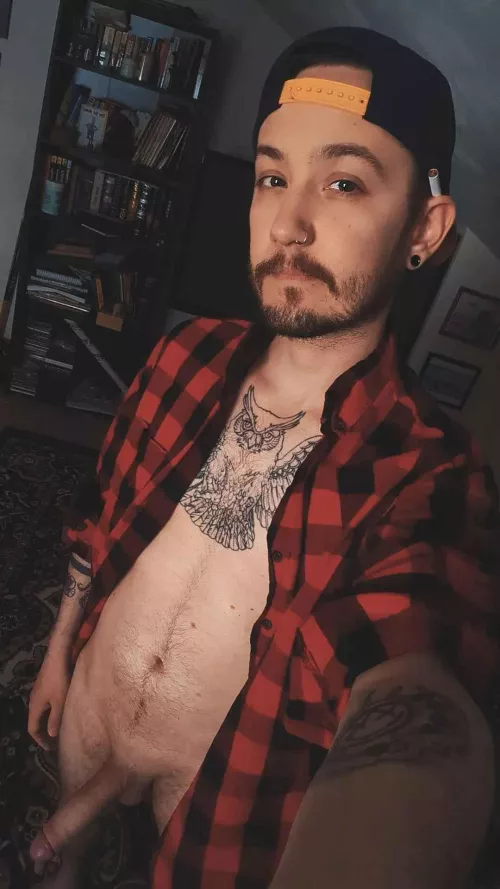 Thought I'd stroke my cock to see if it makes the day go by any quicker. It'll at least make it more enjoyable 😉