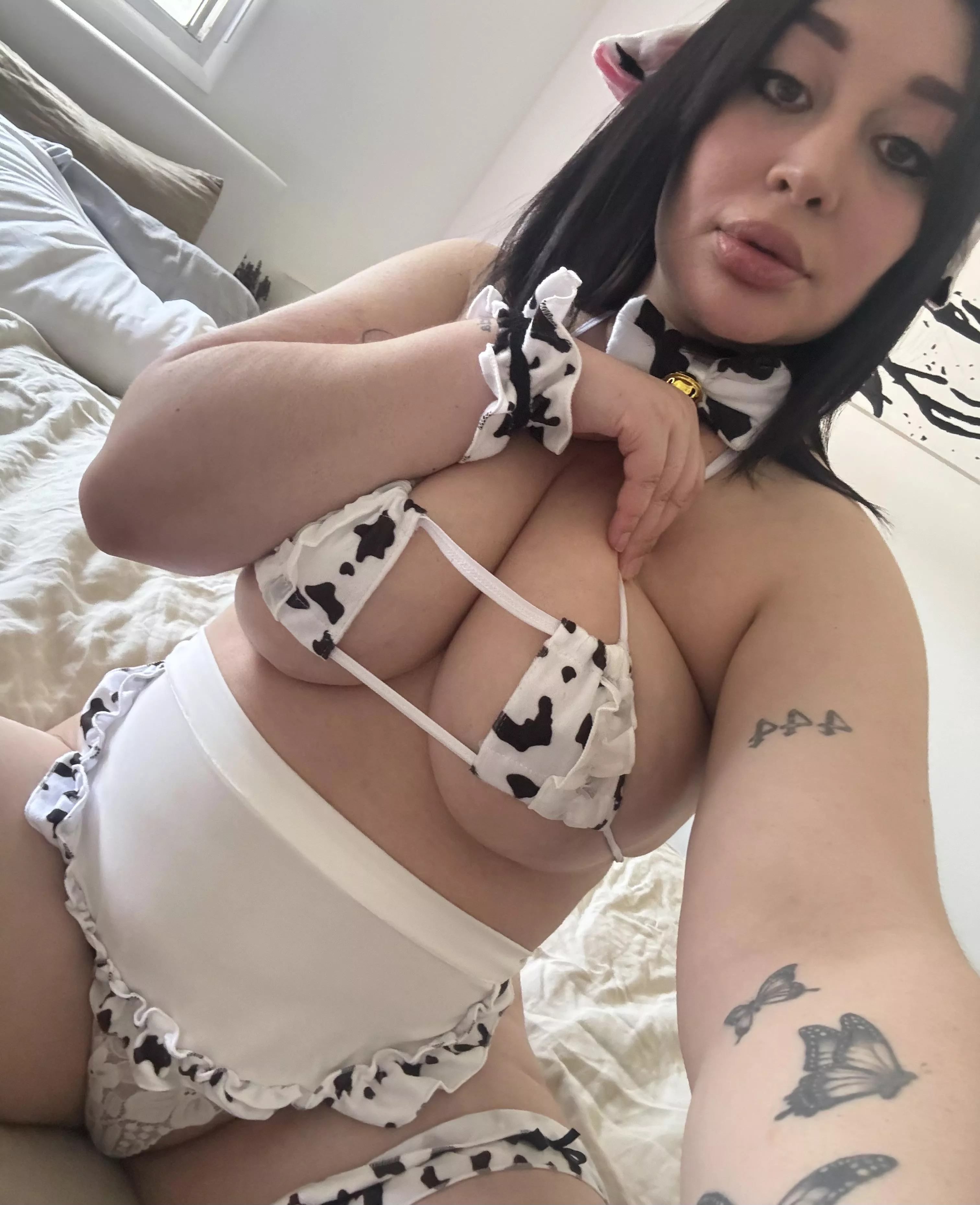 Turning a hucow 🍼 (OC)