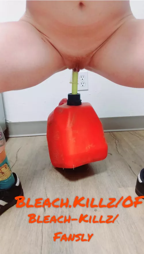 Adding a bit more heat to my fire crotch… 🥵🔥