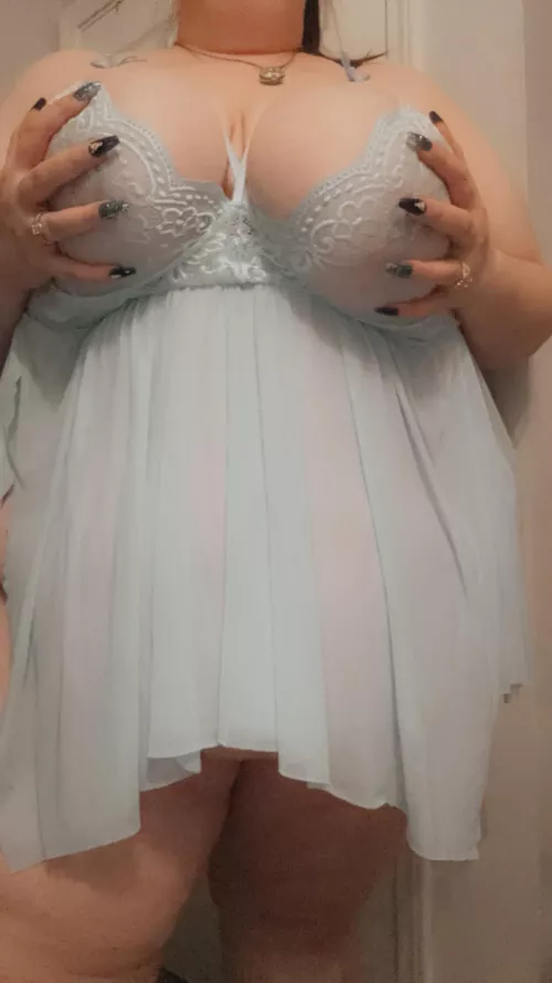 come take this off of me 😘