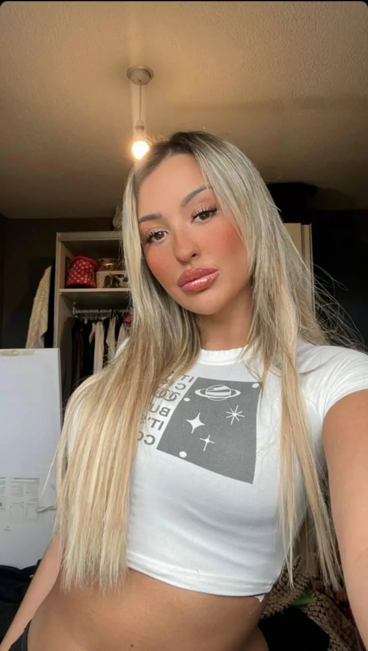 Confidence is key, especially in a crop top...