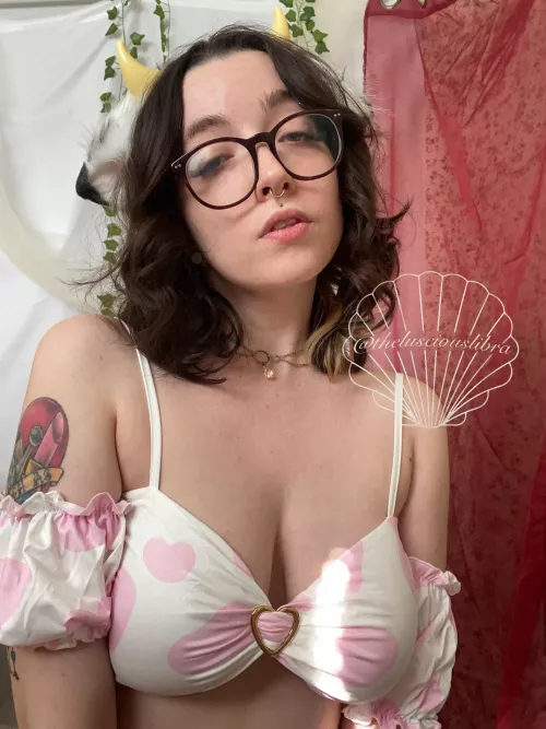 Cow girl needing to be milked 💦