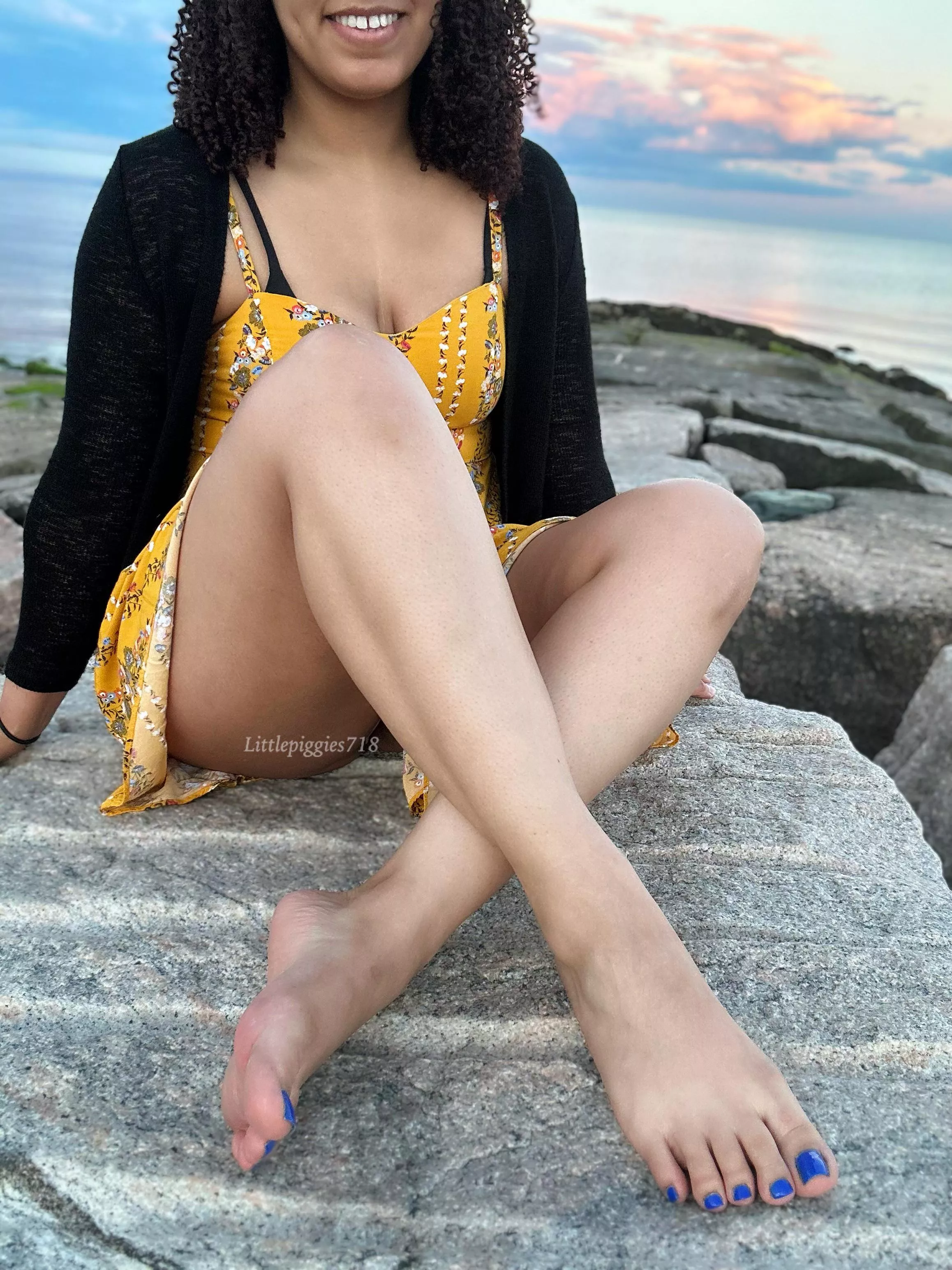 Don’t you just love my beachy feet 