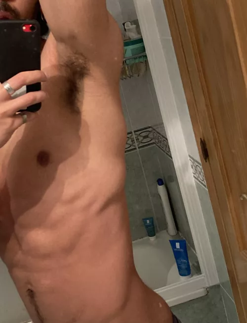 Helloo, first post! Should I shave or not?