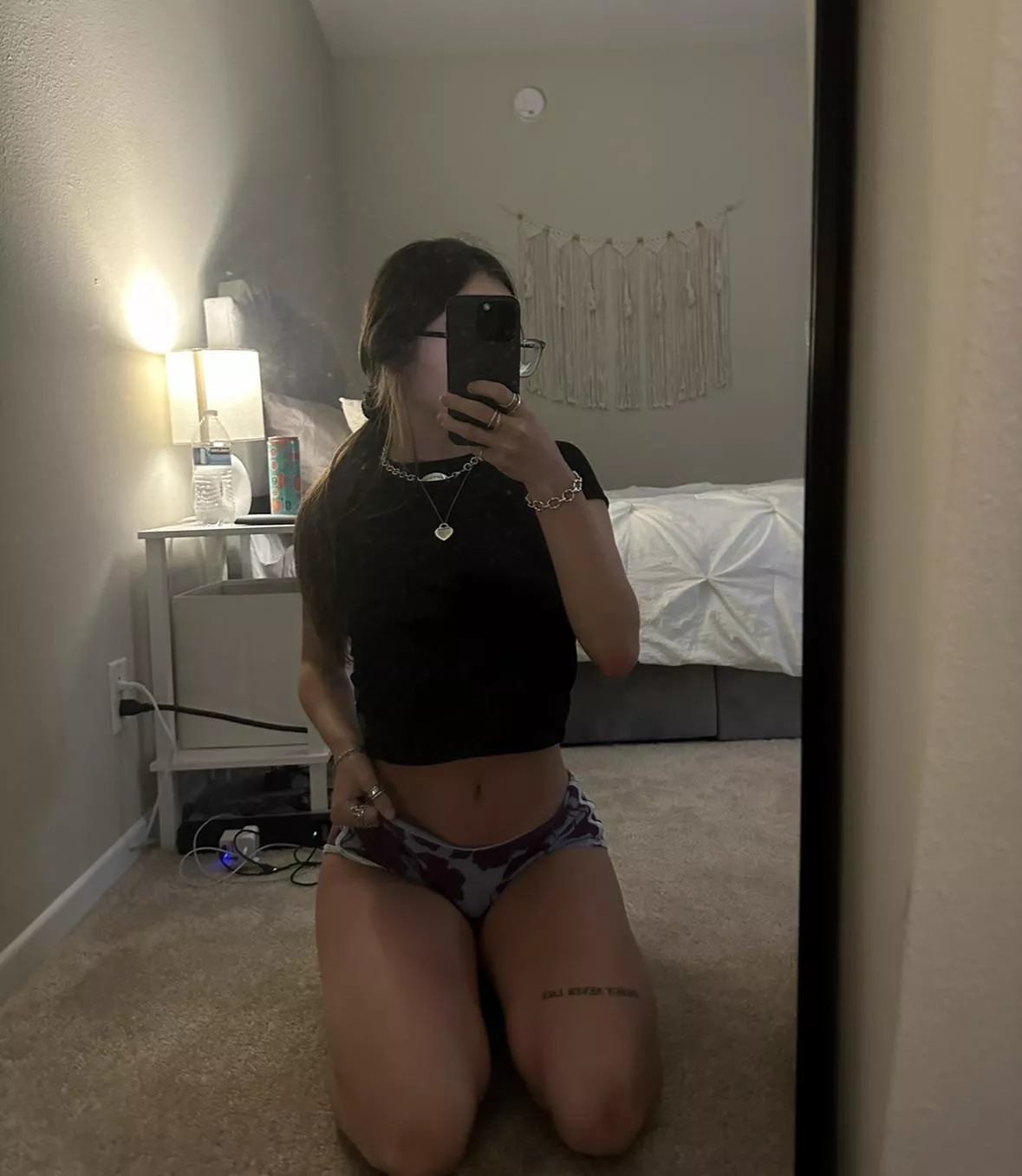 hi babe I’m so tiny 🧚🏼‍♀️