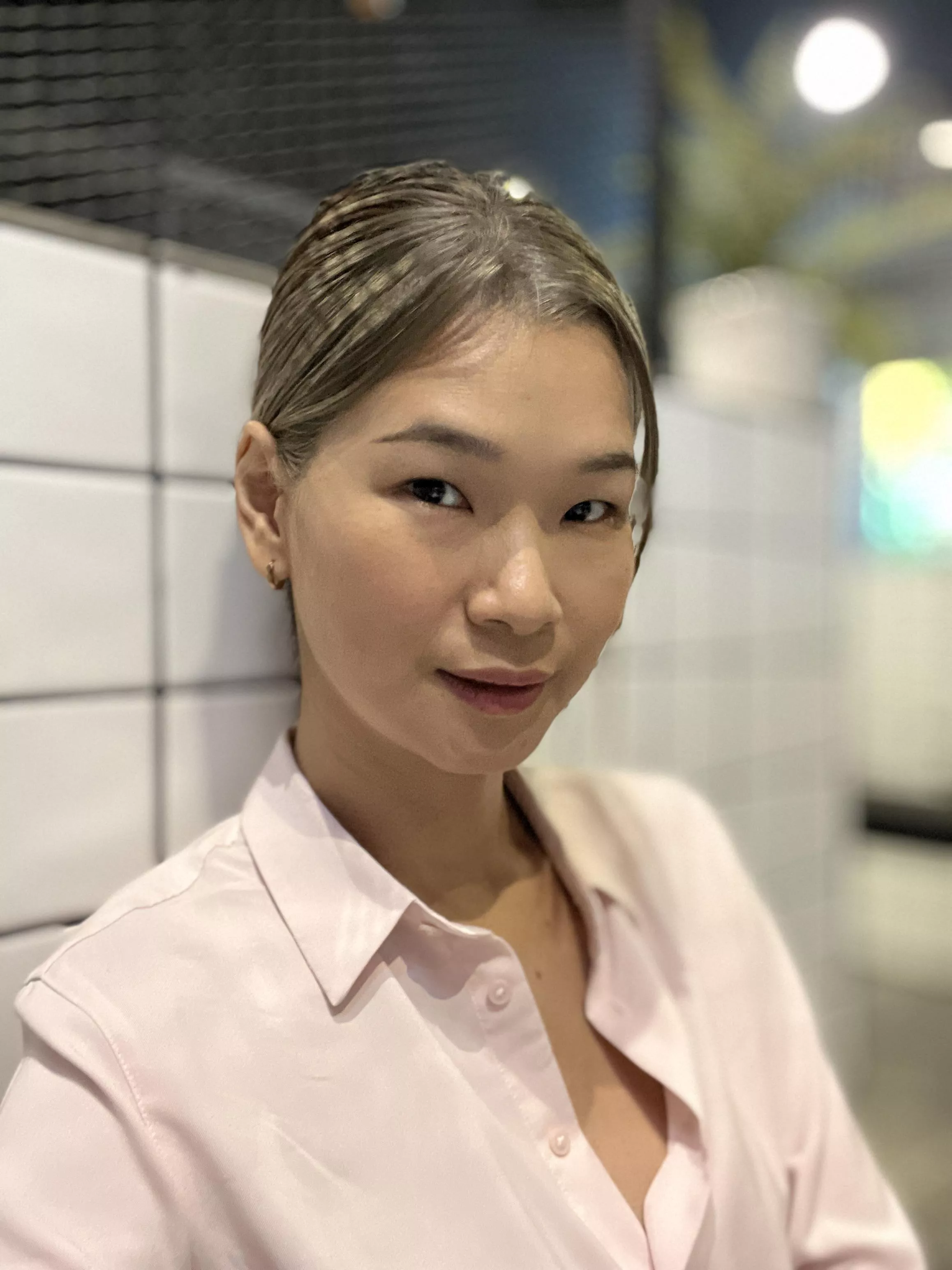 hungry restaurant selfie 